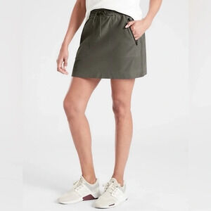 Athleta Women’s Farallon Mini Skirt in Grey Size 8